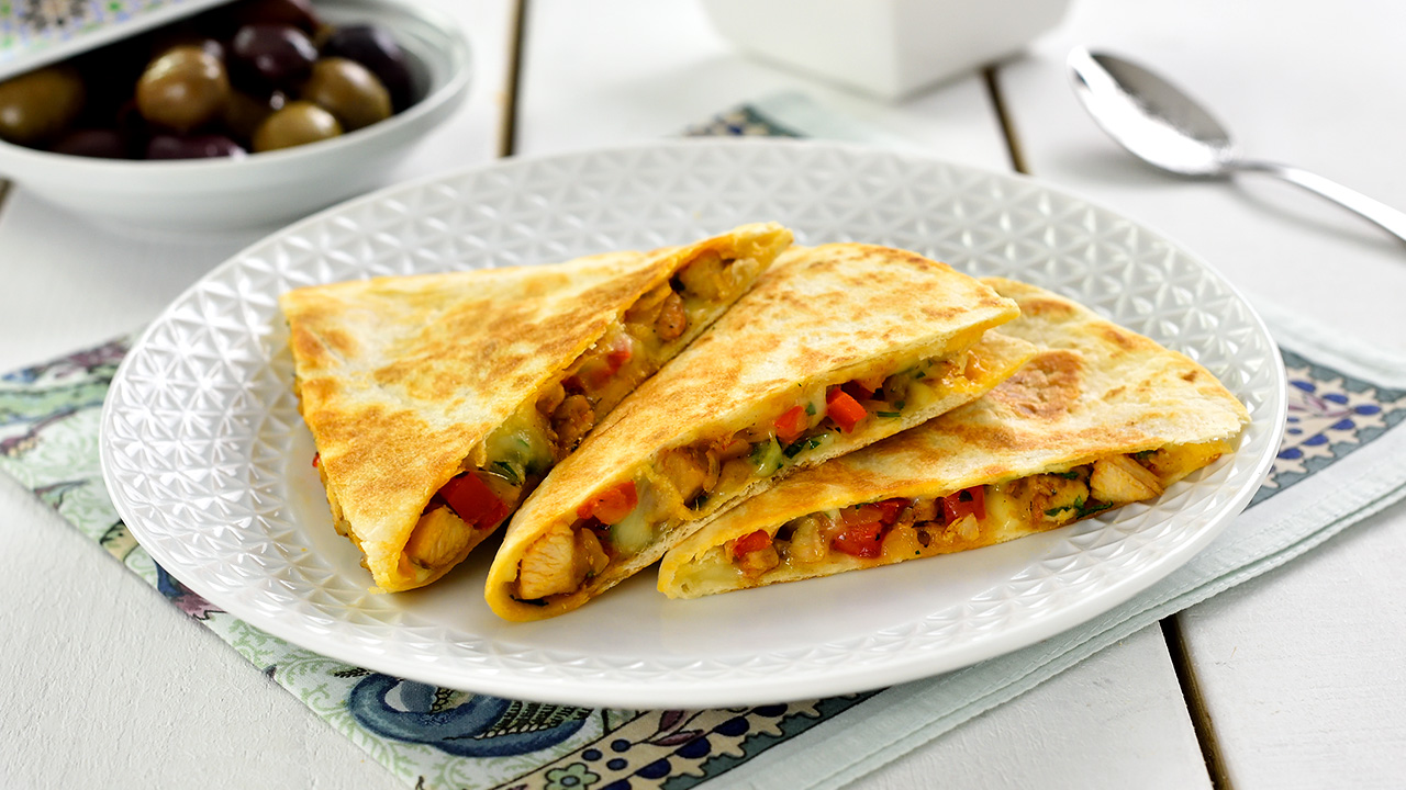 Quesadilla cu pui perfecta pentru copii mofturosi | Reteta Video