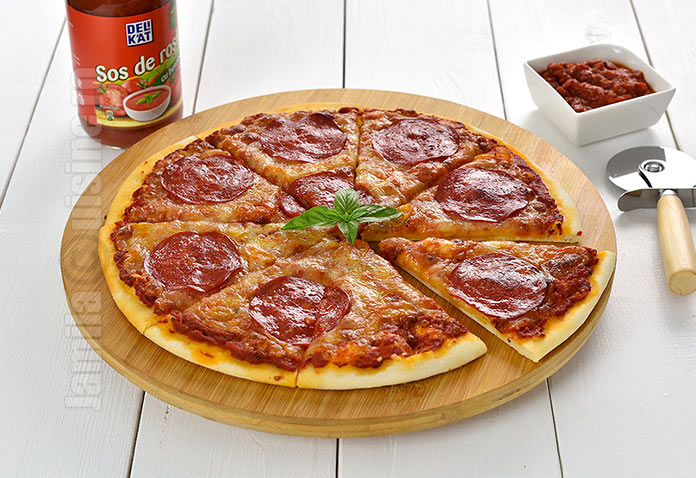 Pizza picanta / Pizza diavola | Reteta Video