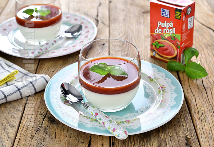 Panna Cotta cu busuioc si jelu de rosii