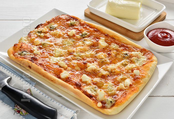 Pizza quattro formaggi | Reteta Video