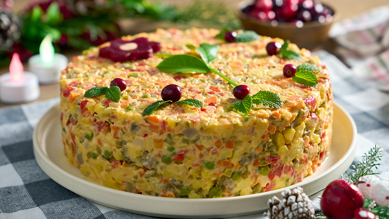 Salata de boeuf cu maioneza pentru sarbatori | Reteta Video