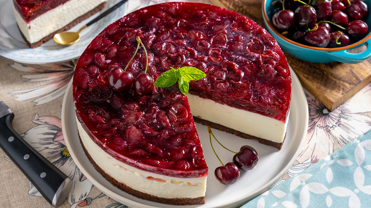 Cheesecake cu cirese fara coacere cu jeleu natural | Reteta Video